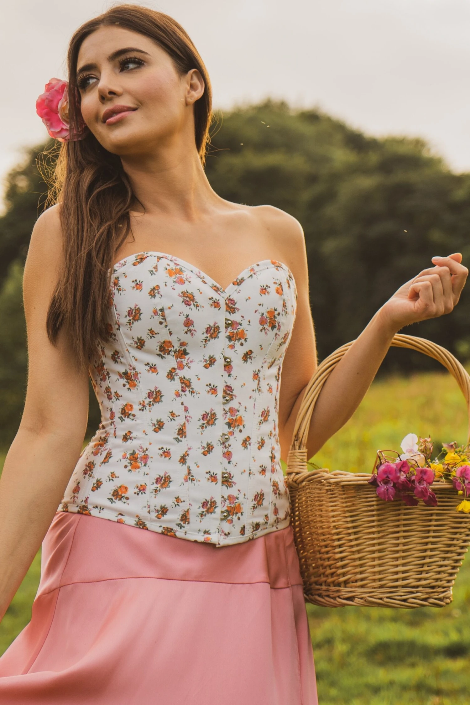 Floral Classic White Overbust With Sweetheart Neckline 8 Floral Classic White Overbust With Sweetheart Neckline - Image 8