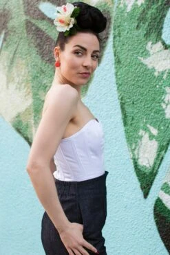 Instant Shape White Satin Overbust 23 Instant Shape White Satin Overbust -Corset Story CSFT068 September 2020 website 6