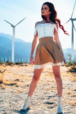 White Cotton Straight Bustline Corset Top With Off The Shoulder Sleeves 29 White Cotton Straight Bustline Corset Top With Off The Shoulder Sleeves -Corset Story CSFT101 Customerpic June2021 7 98c76f9d b0e3 4c83 b9a0 0a68b7896bad