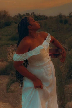 White Cotton Straight Bustline Corset Top With Off The Shoulder Sleeves 34 White Cotton Straight Bustline Corset Top With Off The Shoulder Sleeves -Corset Story CSFT101 queenkebila Jan2022