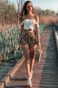 White Cotton Straight Bustline Corset Top With Off The Shoulder Sleeves 25 White Cotton Straight Bustline Corset Top With Off The Shoulder Sleeves -Corset Story CSFT101 website 1