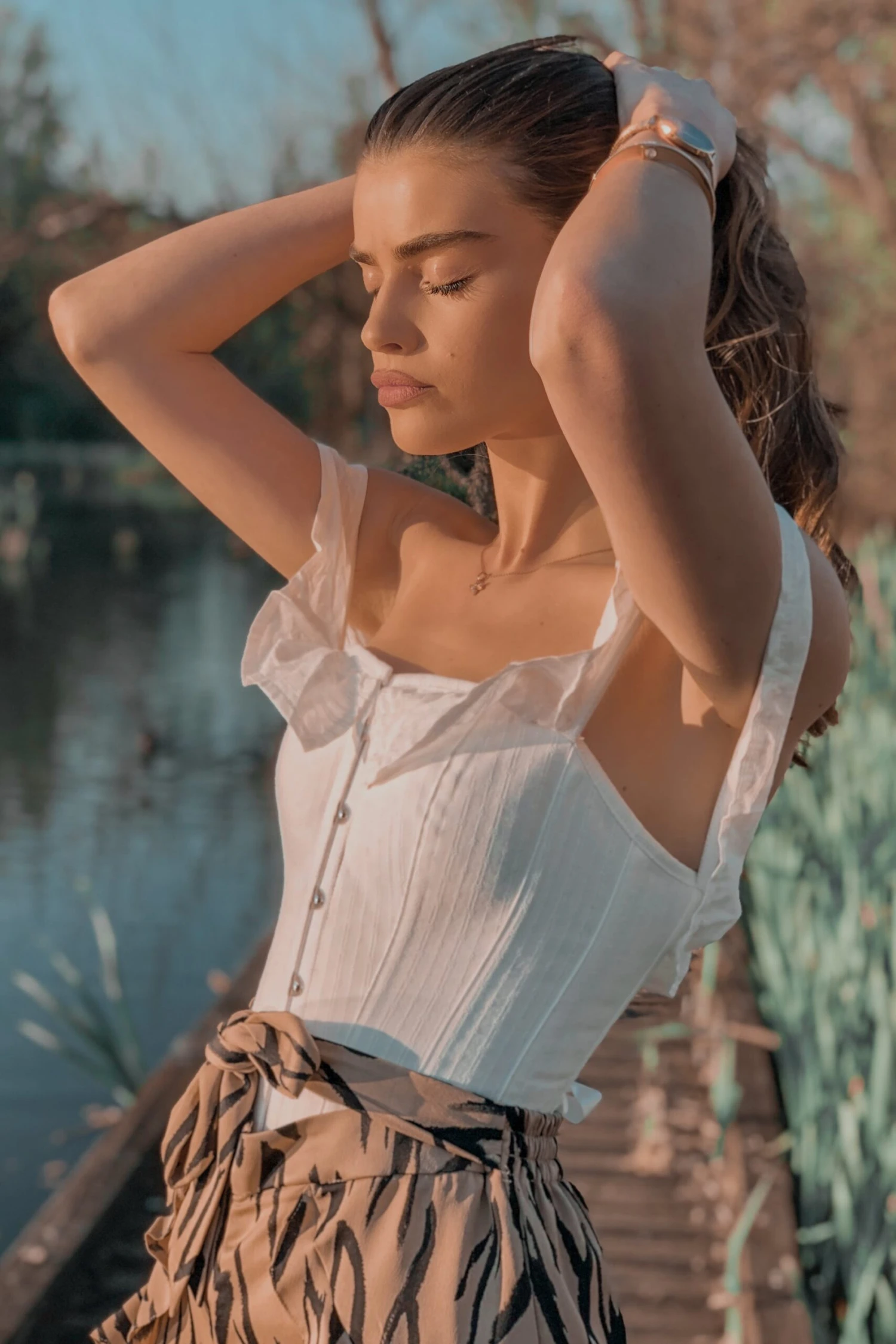 White Cotton Straight Bustline Corset Top With Off The Shoulder Sleeves 4 White Cotton Straight Bustline Corset Top With Off The Shoulder Sleeves - Image 4