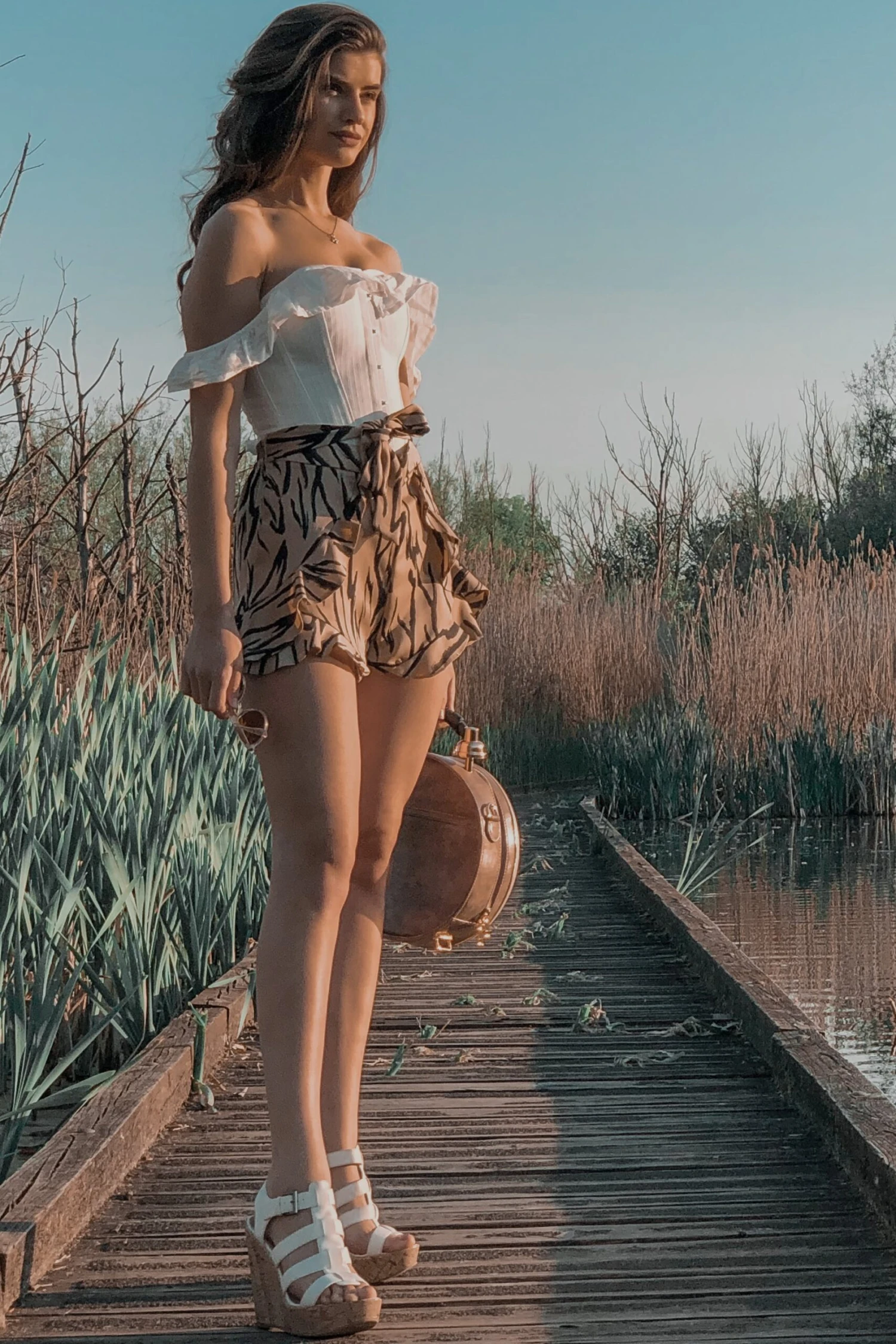 White Cotton Straight Bustline Corset Top With Off The Shoulder Sleeves 5 White Cotton Straight Bustline Corset Top With Off The Shoulder Sleeves - Image 5