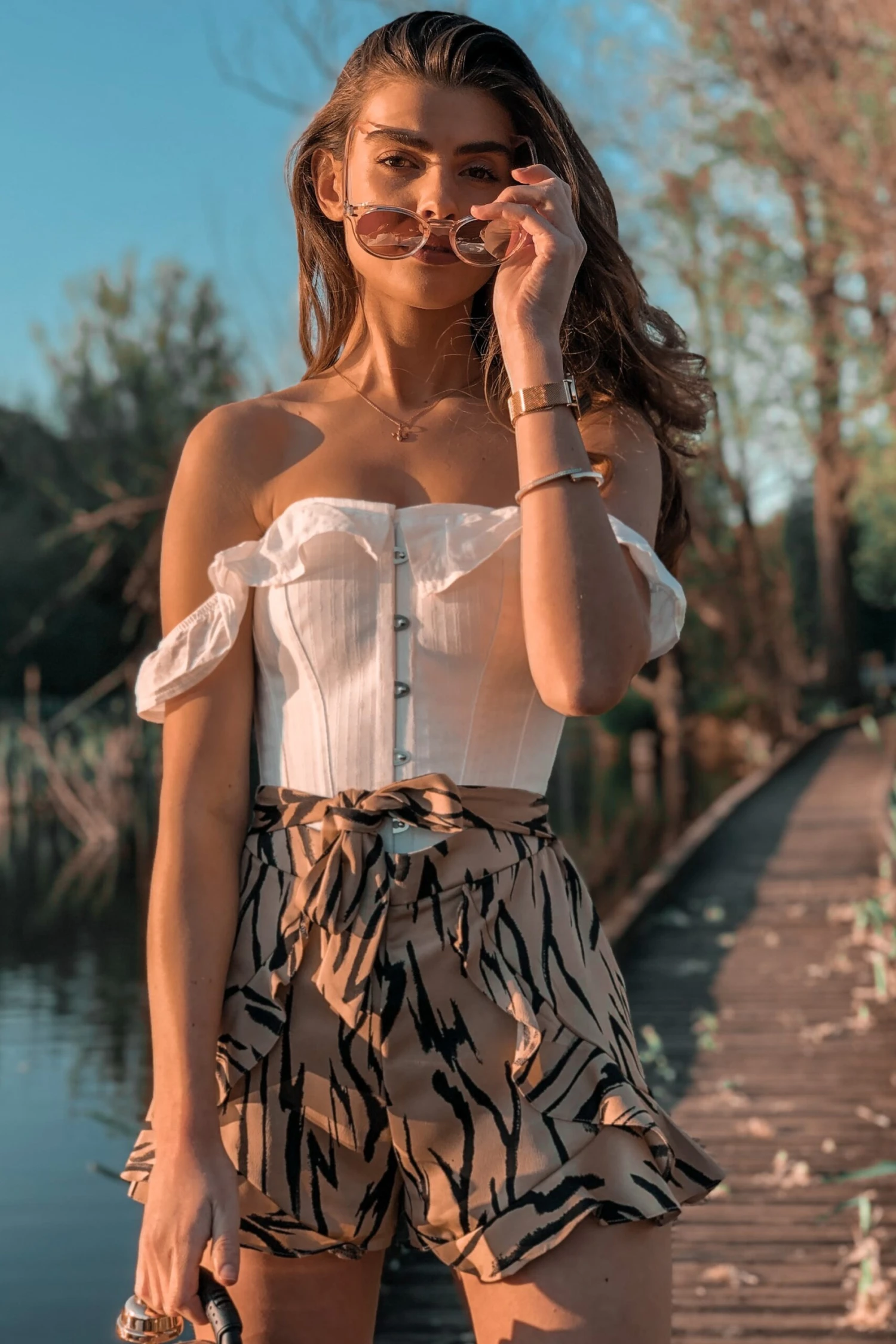 White Cotton Straight Bustline Corset Top With Off The Shoulder Sleeves 8 White Cotton Straight Bustline Corset Top With Off The Shoulder Sleeves - Image 8