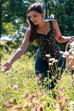 Vintage Styled Daisy Corset Overbust 22 Vintage Styled Daisy Corset Overbust -Corset Story FTS086 July2020 website 7