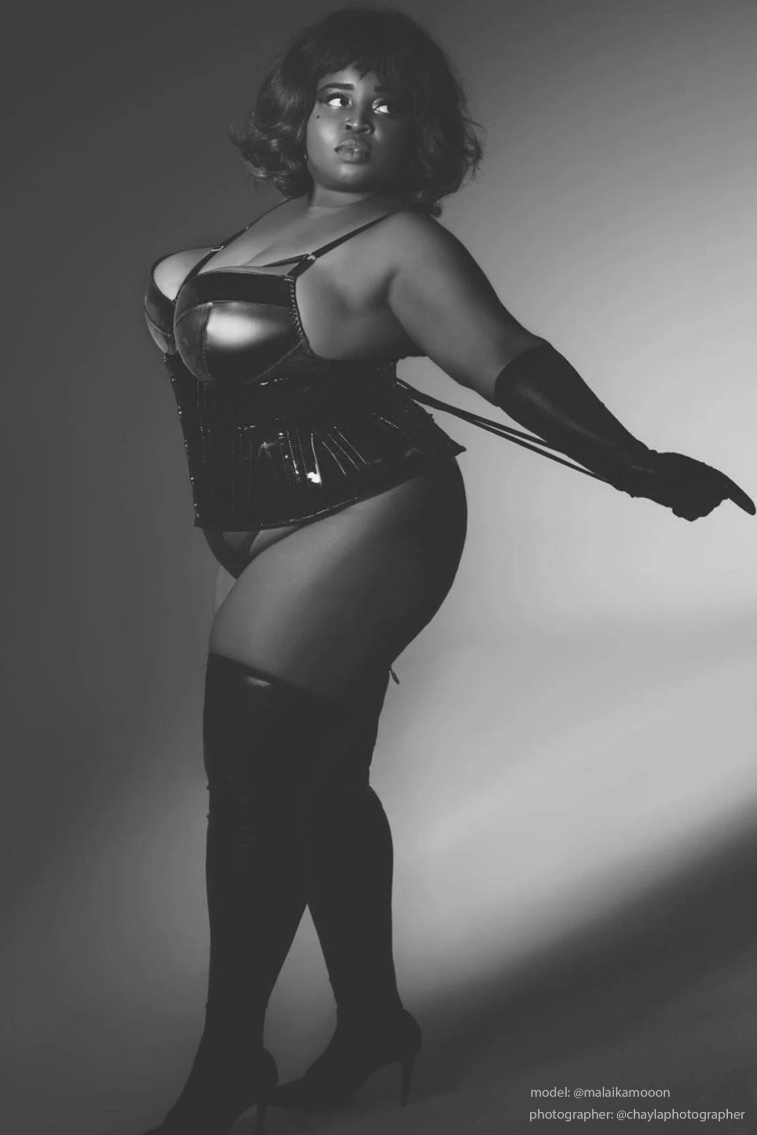 Black PVC Classic Underbust Waist Trainer With Hip Gores 2 Black PVC Classic Underbust Waist Trainer With Hip Gores - Image 2