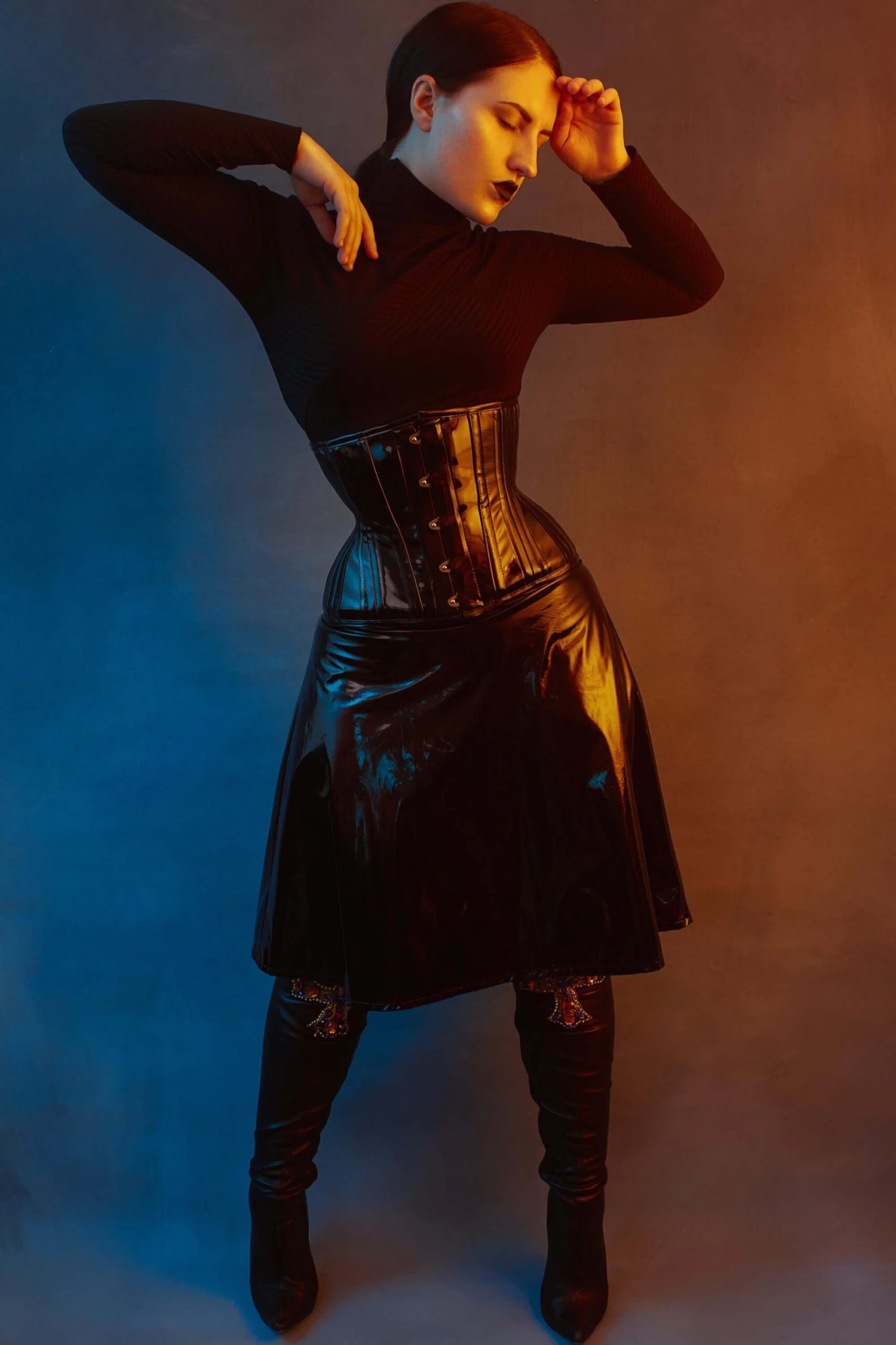 Black PVC Classic Underbust Waist Trainer With Hip Gores 9 Black PVC Classic Underbust Waist Trainer With Hip Gores - Image 9