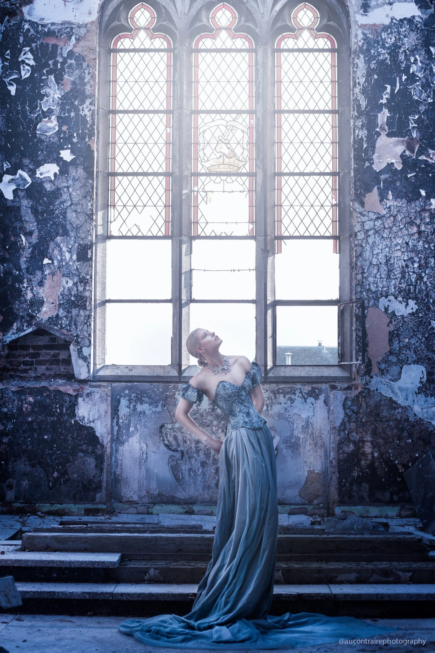 Blue Print Overbust Corset With Detachable Sleeves 4 Blue Print Overbust Corset With Detachable Sleeves - Image 4