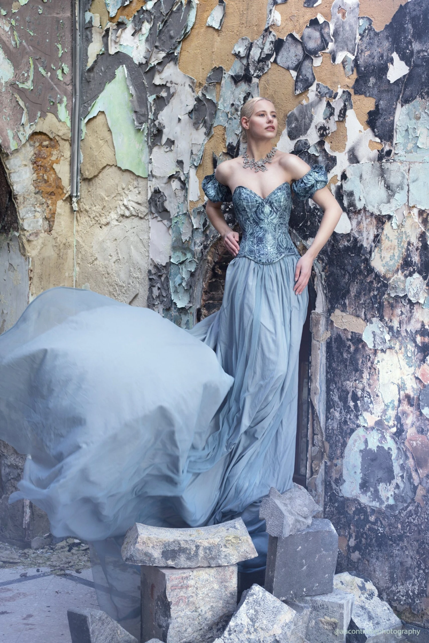 Blue Print Overbust Corset With Detachable Sleeves 2 Blue Print Overbust Corset With Detachable Sleeves - Image 2