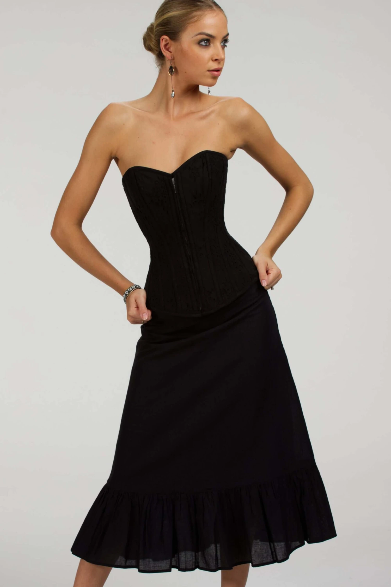 Dahlia Black Broderie Anglaise Cotton Overbust Corset With Zip Front 2 Dahlia Black Broderie Anglaise Cotton Overbust Corset With Zip Front - Image 2