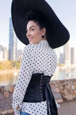 Classic Underbust - Jet Black 20 Classic Underbust - Jet Black -Corset Story VICSFA1008JBK September 2020 website 6 74c26fbc 9b1f 4640 806d 984a1456142c