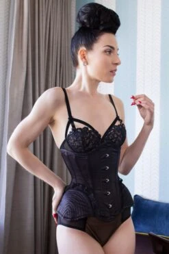 Black Burlesque Underbust With Bullet Hip Gores -Corset Story WTS930 July2020 website 3 e6b6acf7 86f0 49eb 84d8 7cb47f7bce53